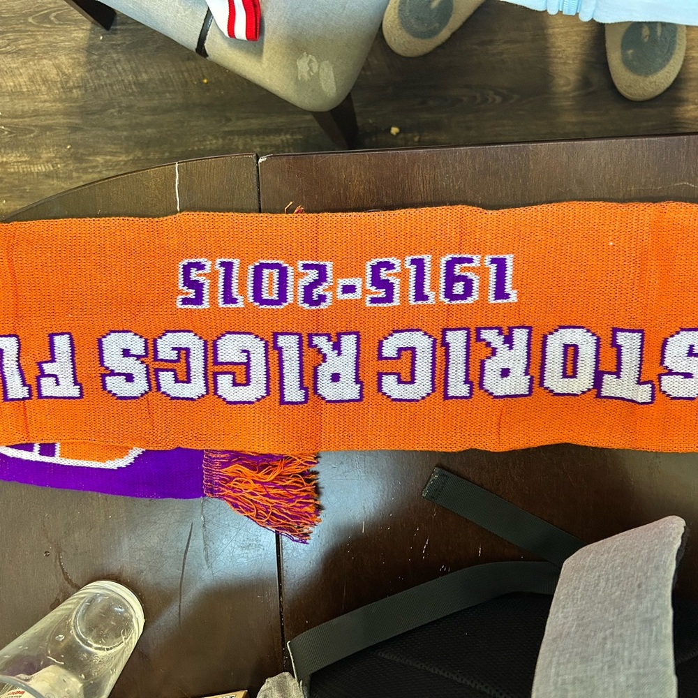 Historic Riggs Field scarf - Picture 2 of 3